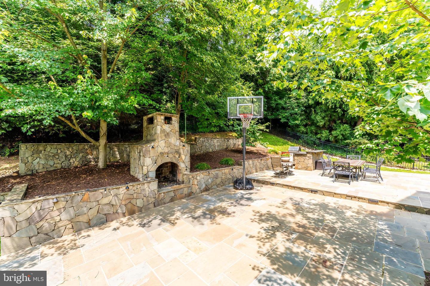 Alexandria, Virginia, 22307, United States, 5 Bedrooms Bedrooms, ,5 BathroomsBathrooms,Residential,Active,1945214