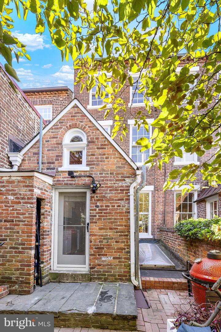 Alexandria, Virginia, 22314, United States, 3 Bedrooms Bedrooms, ,3 BathroomsBathrooms,Residential,Active,1927676