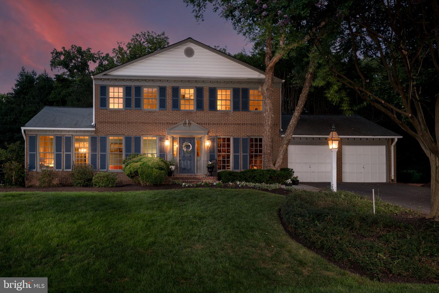 Mclean, Virginia, 22102, United States, 4 Bedrooms Bedrooms, ,3 BathroomsBathrooms,Residential,Pending,1929414