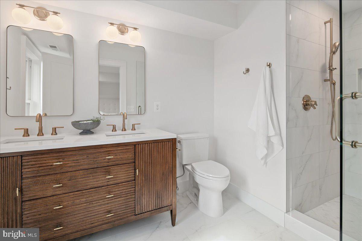 Arlington, Virginia, 22201, United States, 4 Bedrooms Bedrooms, ,5 BathroomsBathrooms,Residential,Active,2011879