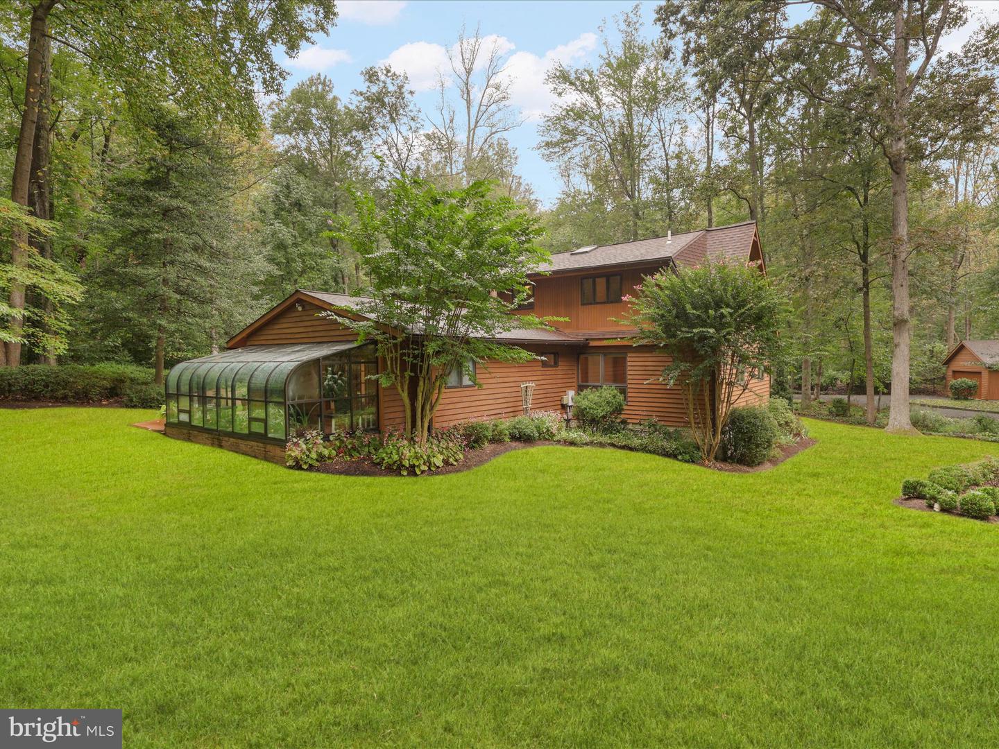Clifton, Virginia, 20124, United States, 5 Bedrooms Bedrooms, ,4 BathroomsBathrooms,Residential,Active,1943827