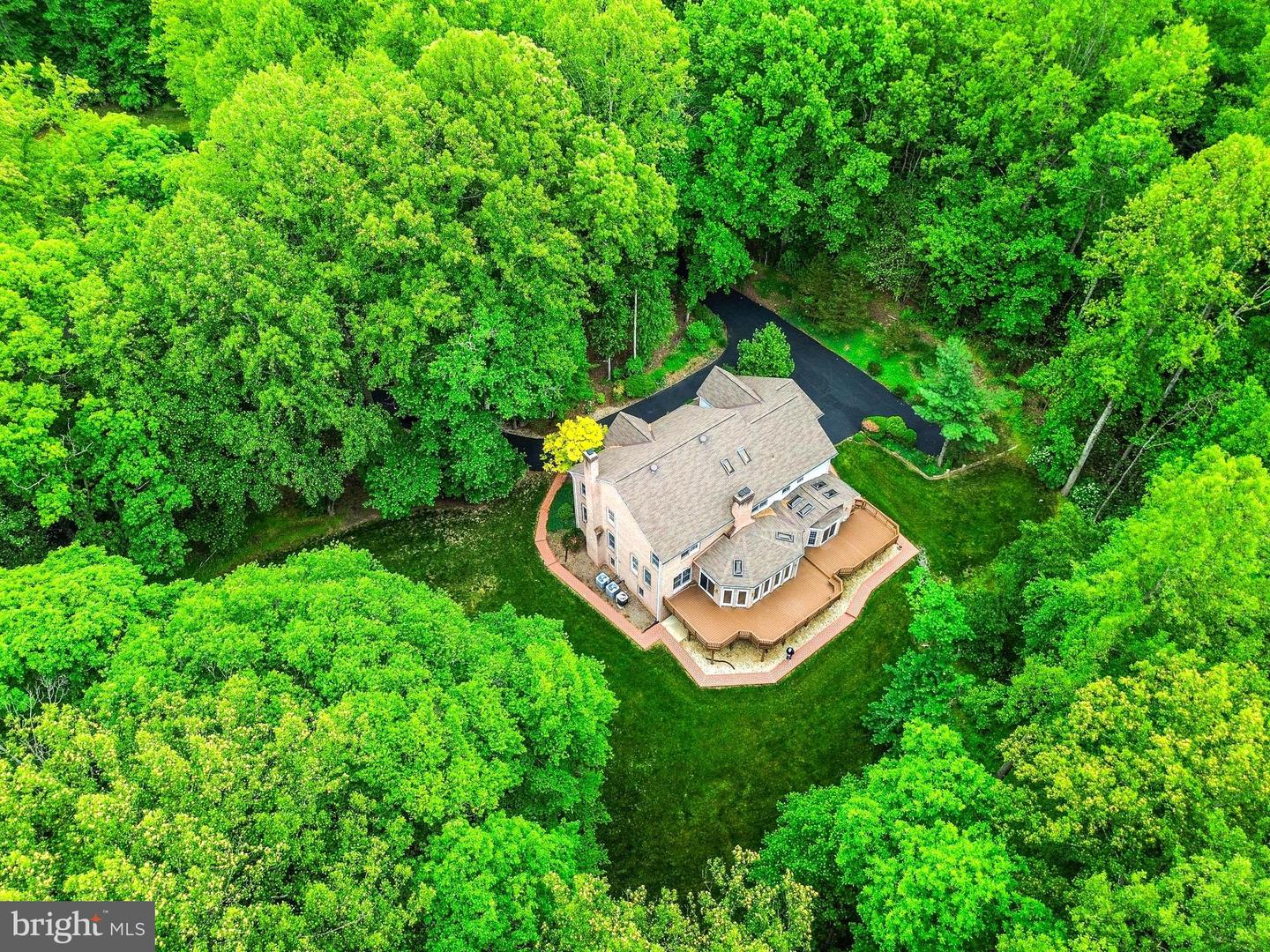 Clifton, Virginia, 20124, United States, 5 Bedrooms Bedrooms, ,6 BathroomsBathrooms,Residential,Active,2025639