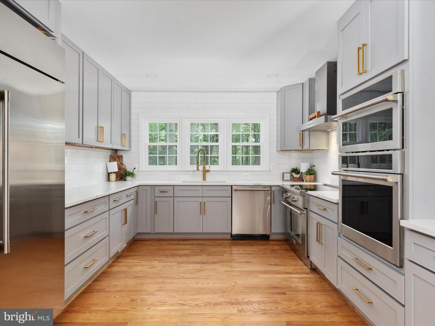 Clifton, Virginia, 20124, United States, 5 Bedrooms Bedrooms, ,5 BathroomsBathrooms,Residential,Active,1998598