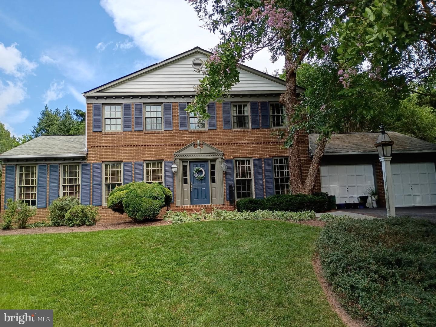 Mclean, Virginia, 22102, United States, 4 Bedrooms Bedrooms, ,3 BathroomsBathrooms,Residential,Pending,1929414