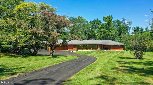 1643 SAUCON VALLEY RD, BETHLEHEM, PA 18015 - Image 1