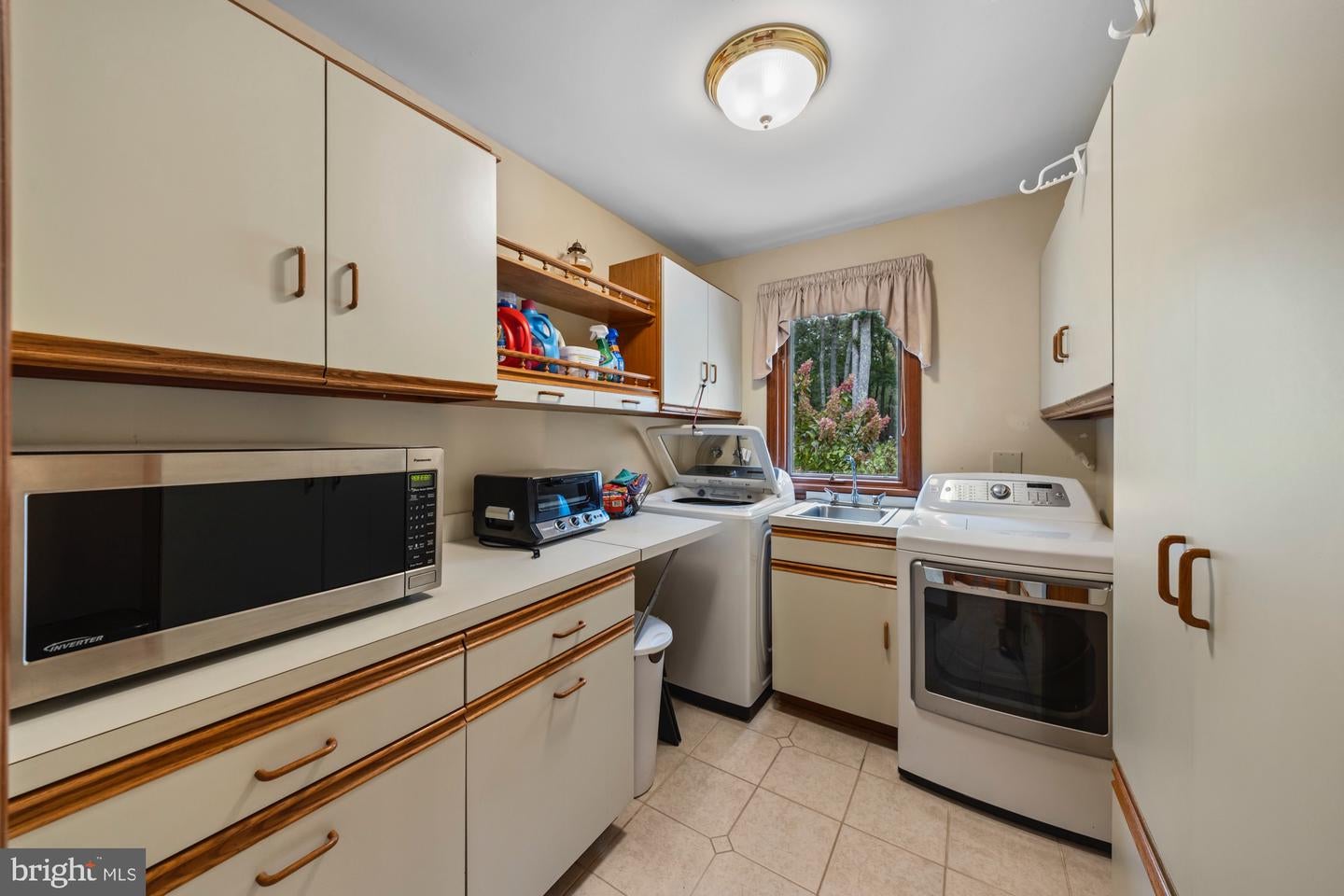 Hammonton, New Jersey, 08037, United States, 5 Bedrooms Bedrooms, ,6 BathroomsBathrooms,Residential,Active,1954441