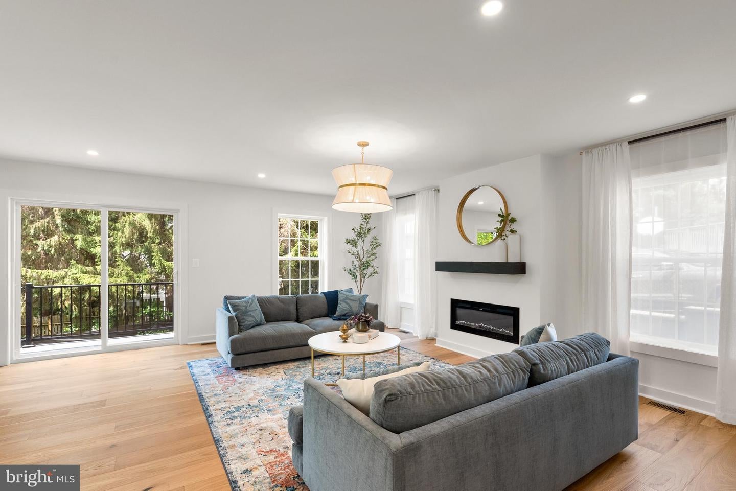 Kensington, Maryland, 20895, United States, 5 Bedrooms Bedrooms, ,4 BathroomsBathrooms,Residential,Active,1904171