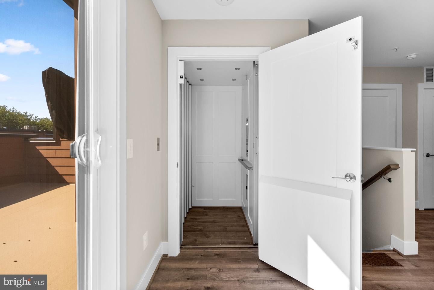 Rockville, Maryland, 20852, United States, 5 Bedrooms Bedrooms, ,5 BathroomsBathrooms,Residential,Active,1954009