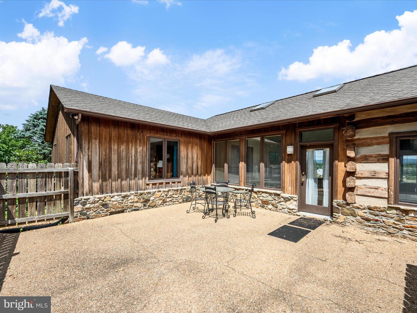 Berryville, Virginia, 22611, United States, 4 Bedrooms Bedrooms, ,3 BathroomsBathrooms,Residential,Active,1884871