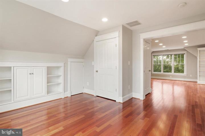 Mclean, Virginia, 22101, United States, 3 Bedrooms Bedrooms, ,3 BathroomsBathrooms,Residential,Active,1922333