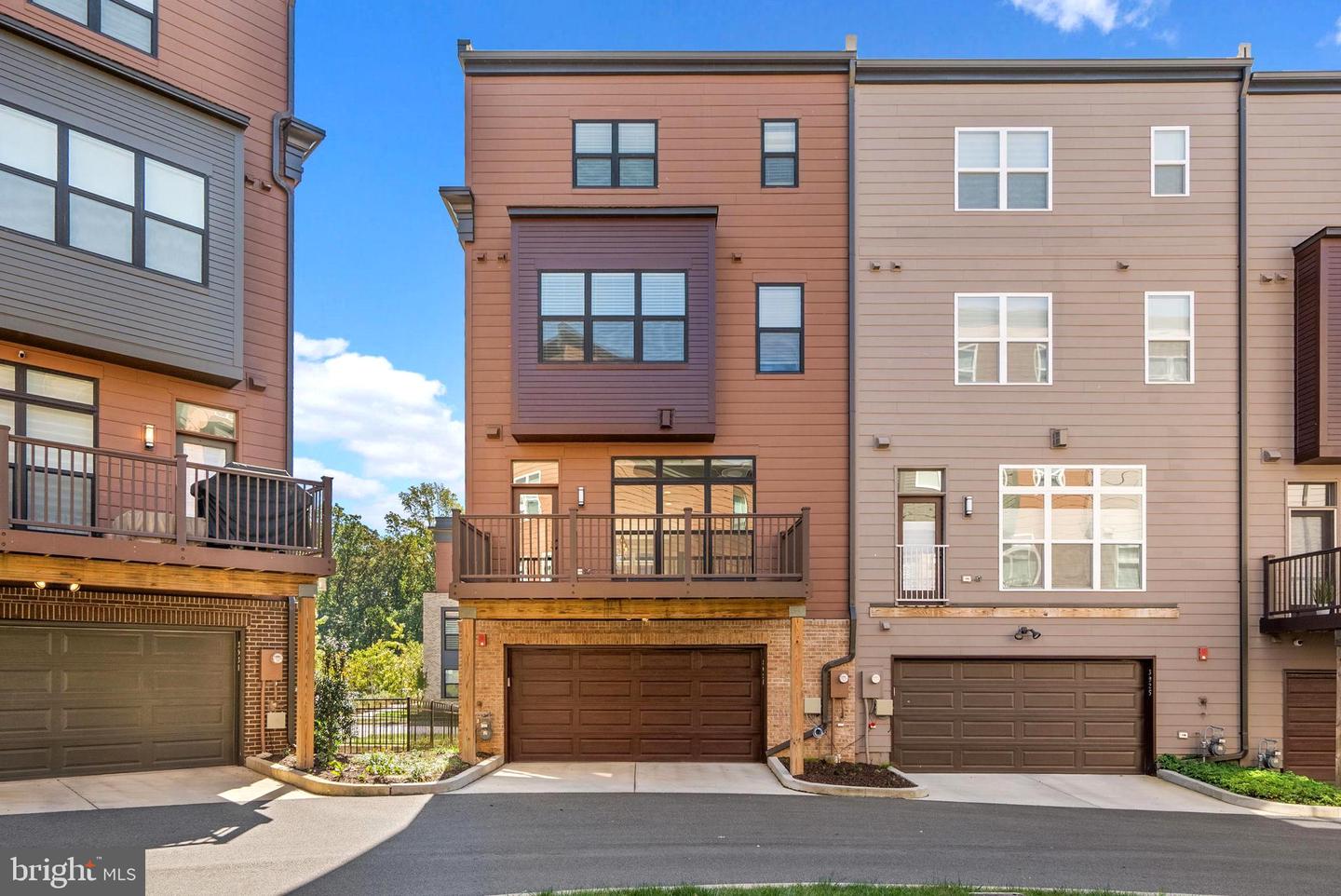 Rockville, Maryland, 20852, United States, 5 Bedrooms Bedrooms, ,5 BathroomsBathrooms,Residential,Active,2044158