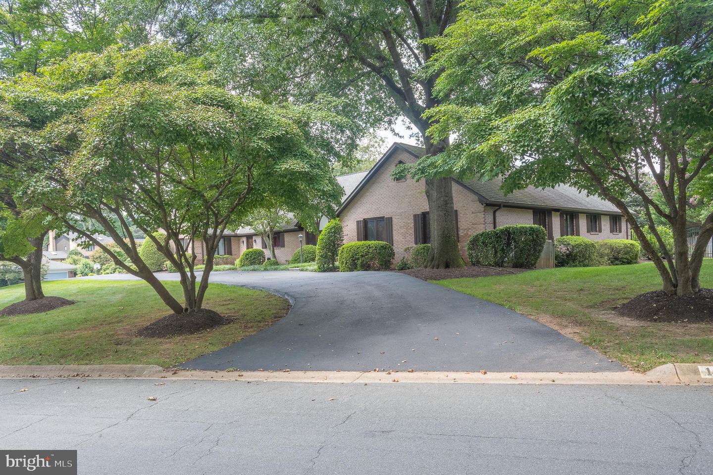 Potomac, Maryland, 20854, United States, 5 Bedrooms Bedrooms, ,6 BathroomsBathrooms,Residential,Active,1988488