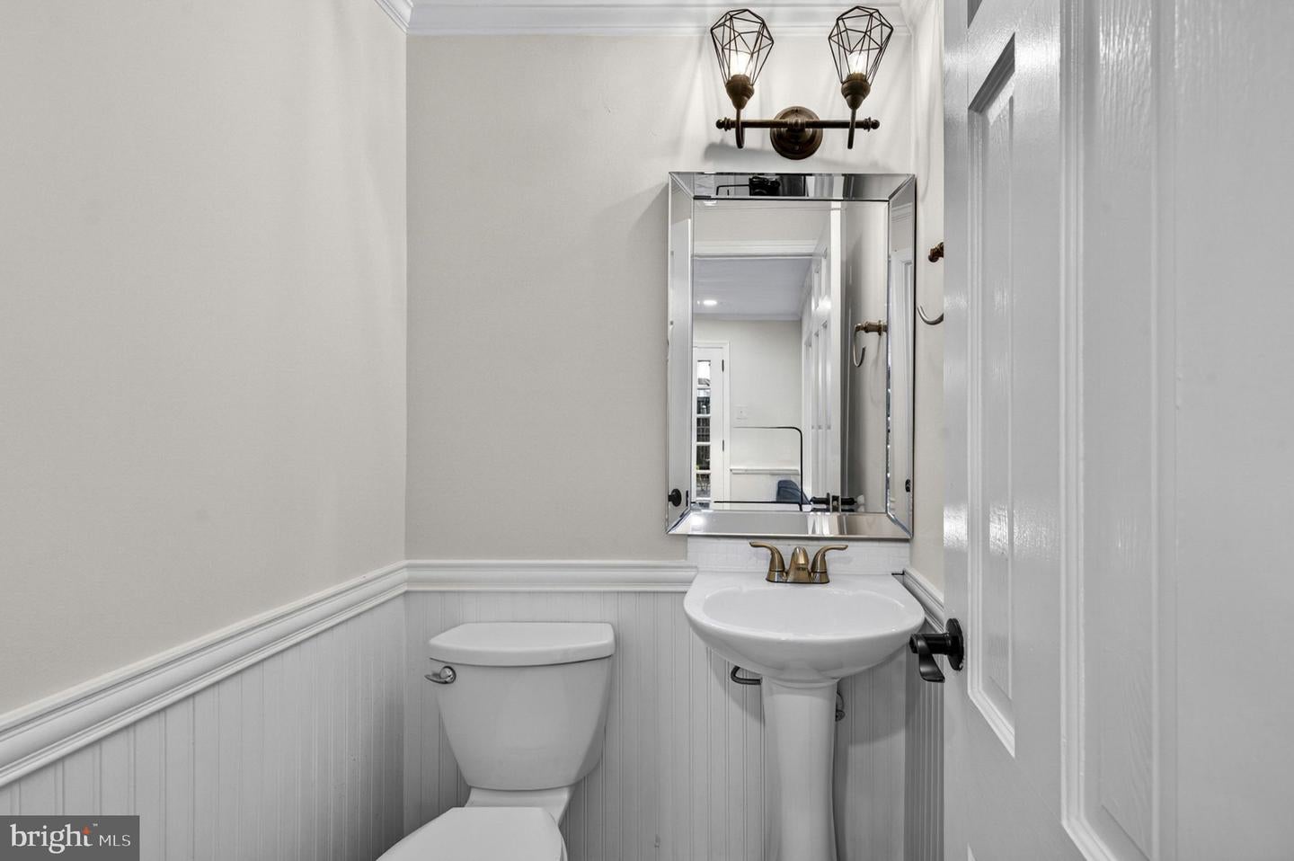 Alexandria, Virginia, 22314, United States, 3 Bedrooms Bedrooms, ,3 BathroomsBathrooms,Residential,Active,2044570