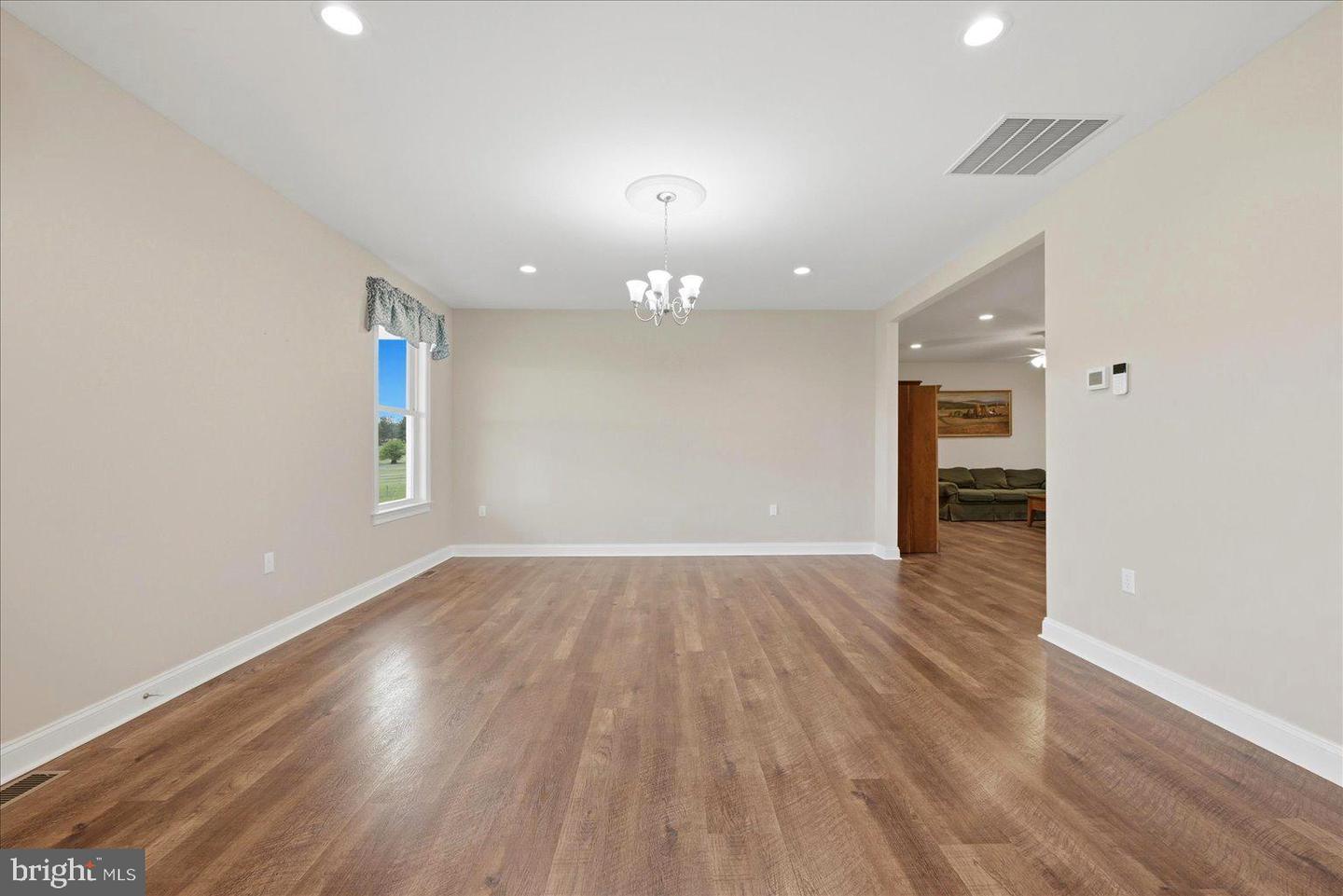 Winchester, Virginia, 22602, United States, 4 Bedrooms Bedrooms, ,4 BathroomsBathrooms,Residential,Active,2025980