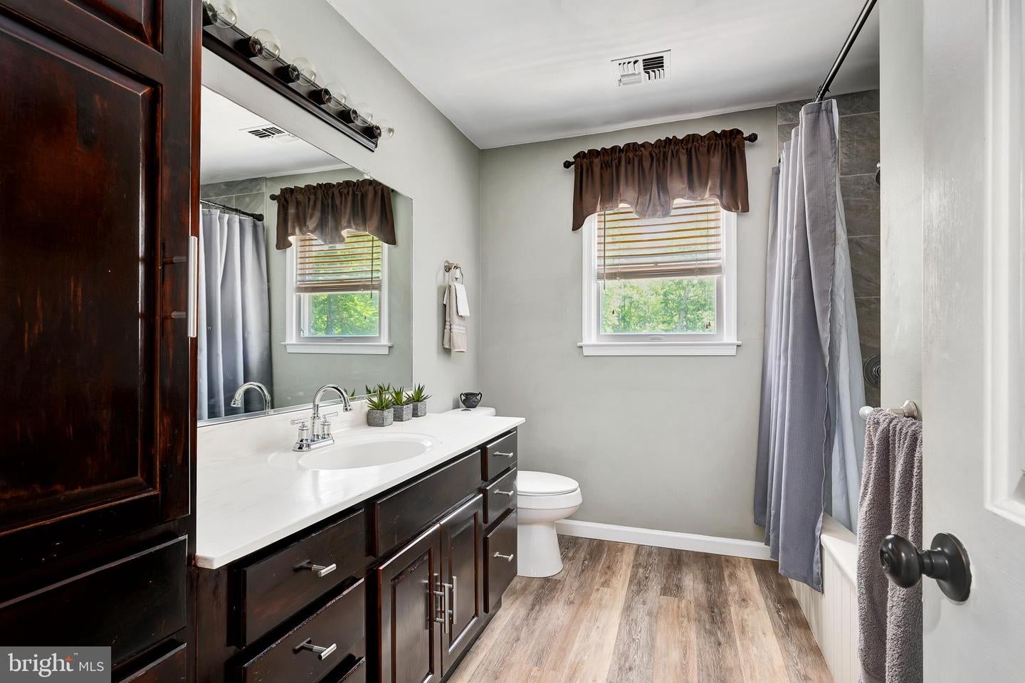 Manahawkin, New Jersey, 08050, United States, 4 Bedrooms Bedrooms, ,3 BathroomsBathrooms,Residential,Active,1879973