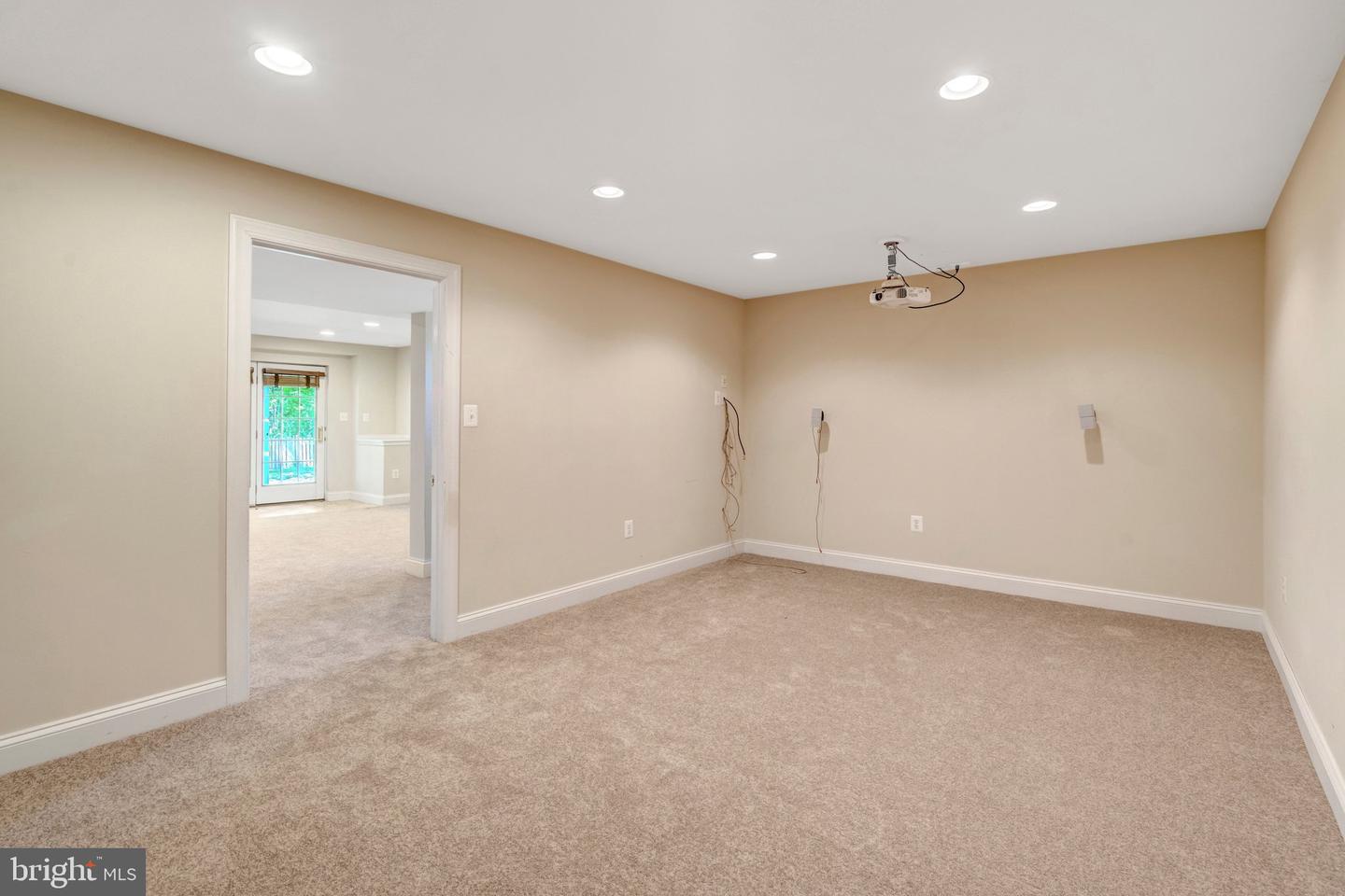 Haymarket, Virginia, 20169, United States, 5 Bedrooms Bedrooms, ,5 BathroomsBathrooms,Residential,Pending,2031766
