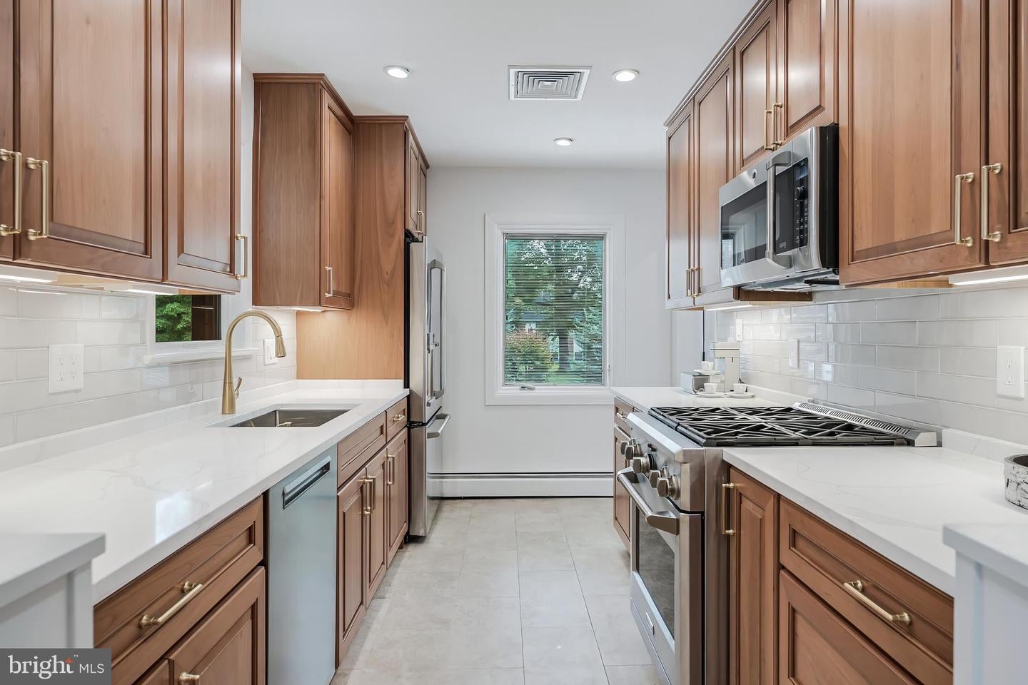 Arlington, Virginia, 22204, United States, 4 Bedrooms Bedrooms, ,3 BathroomsBathrooms,Residential,Active,2045018