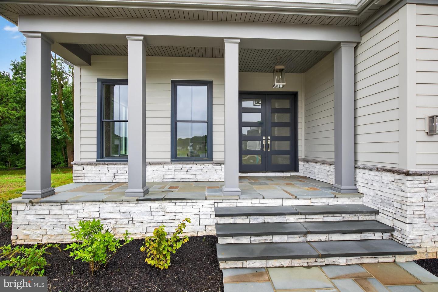 Lancaster, Pennsylvania, 17601, United States, 4 Bedrooms Bedrooms, ,5 BathroomsBathrooms,Residential,Active,1755222