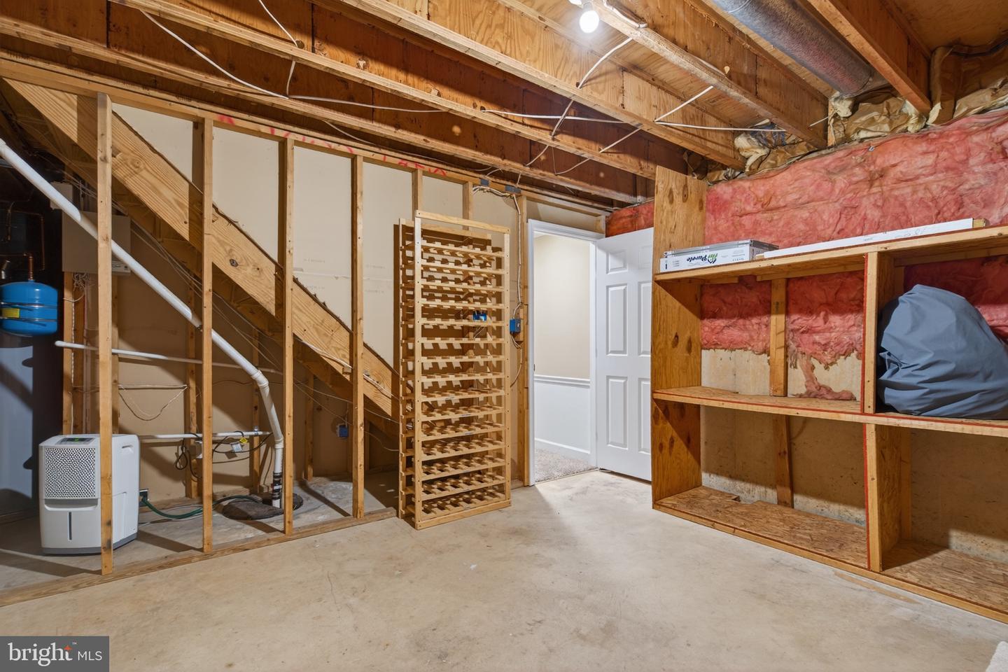 Fairfax Station, Virginia, 22039, United States, 5 Bedrooms Bedrooms, ,5 BathroomsBathrooms,Residential,Pending,2045787
