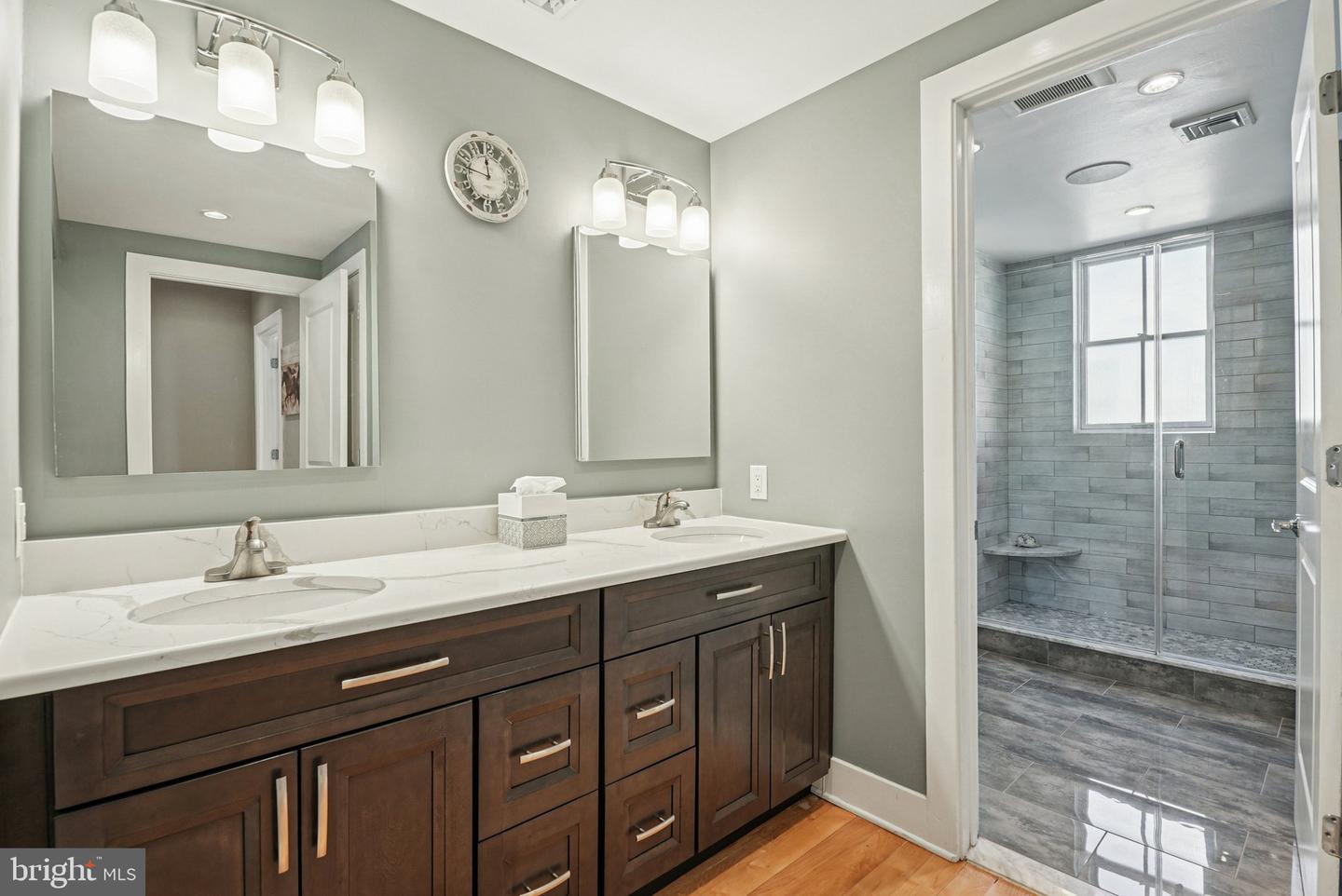 Philadelphia, Pennsylvania, 19147, United States, 4 Bedrooms Bedrooms, ,4 BathroomsBathrooms,Residential,Active,1999178