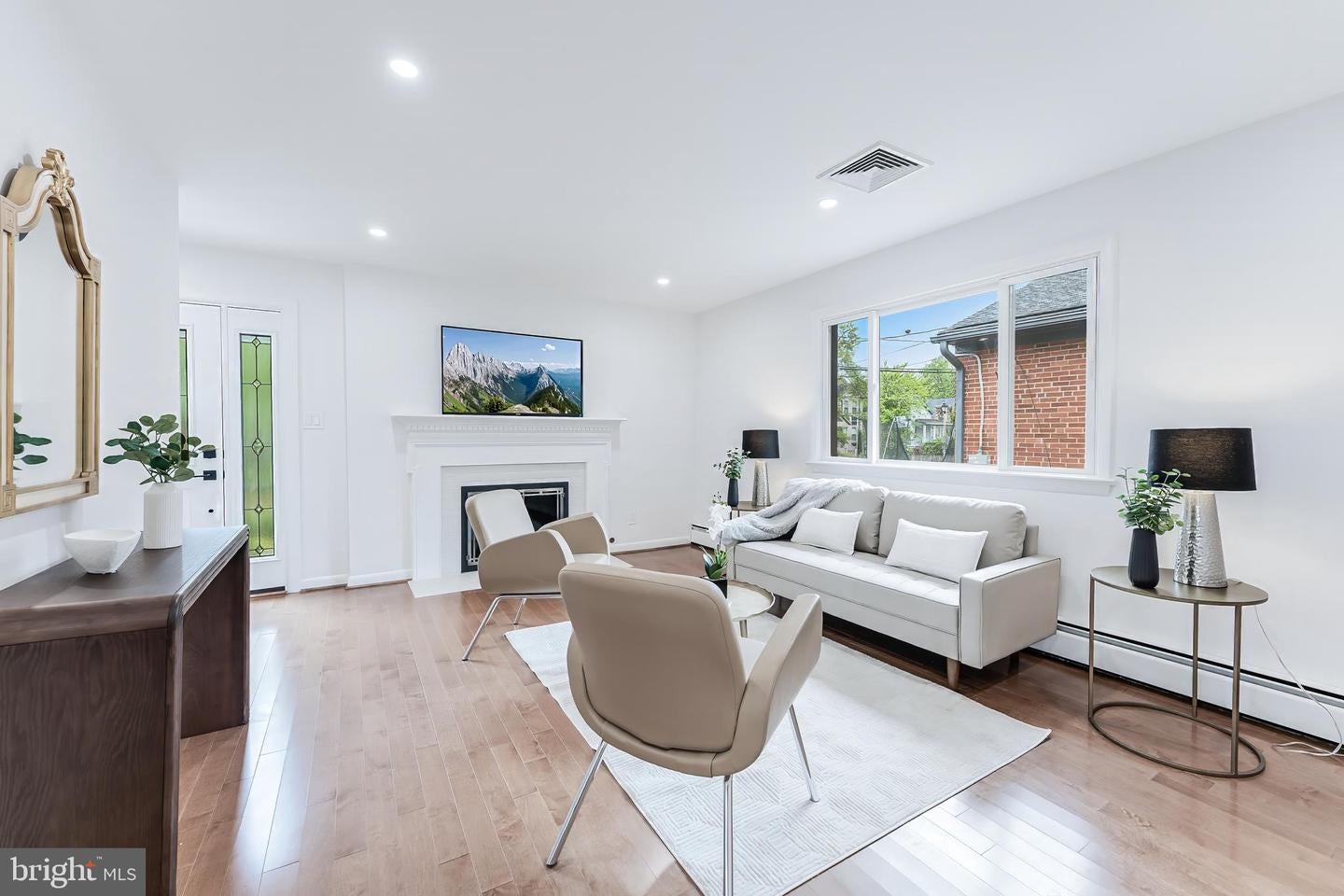 Arlington, Virginia, 22204, United States, 4 Bedrooms Bedrooms, ,3 BathroomsBathrooms,Residential,Active,2045018