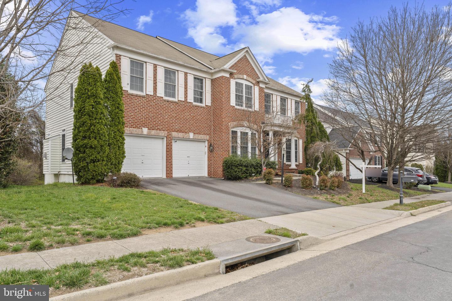 Chantilly, Virginia, 20152, United States, 5 Bedrooms Bedrooms, ,5 BathroomsBathrooms,Residential,Active,2028525