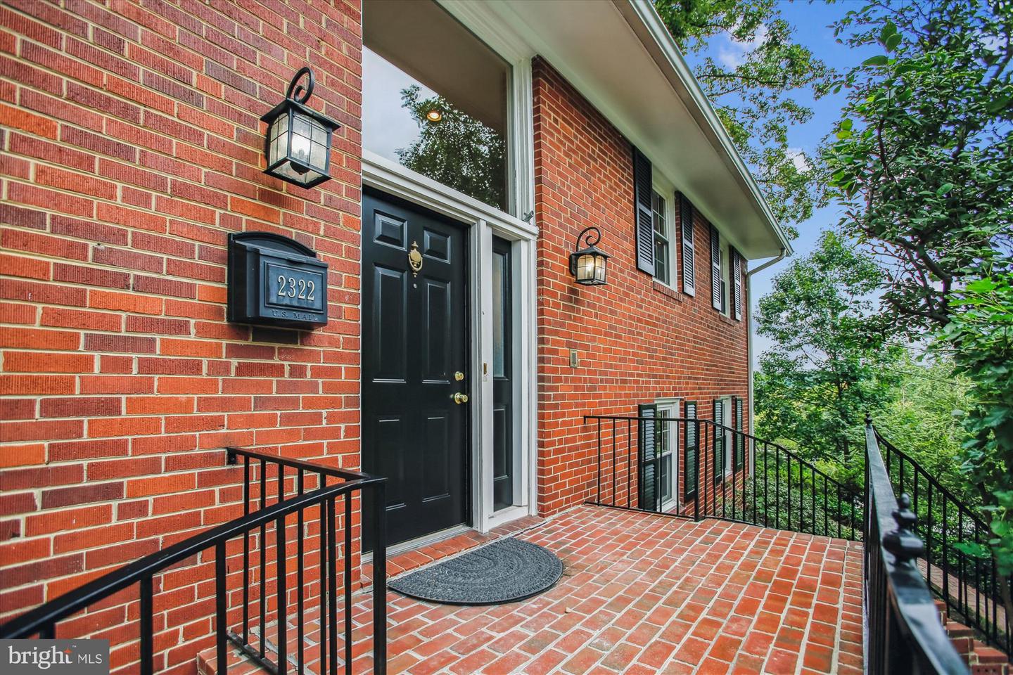 Arlington, Virginia, 22202, United States, 5 Bedrooms Bedrooms, ,3 BathroomsBathrooms,Residential,Active,1926909