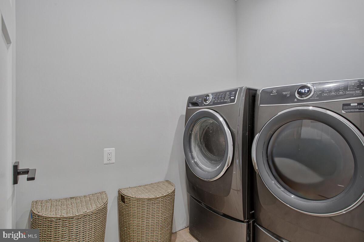 Edgewater, Maryland, 21037, United States, 4 Bedrooms Bedrooms, ,4 BathroomsBathrooms,Residential,Active,2008695