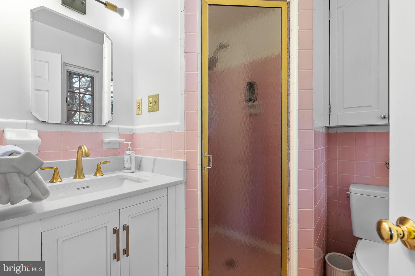 Falls Church, Virginia, 22041, United States, ,3 BathroomsBathrooms,Residential,Active,1843858