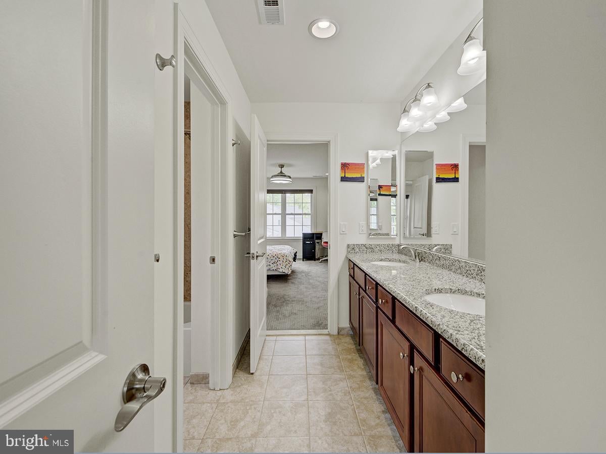 Monmouth Junction, New Jersey, 08852, United States, 5 Bedrooms Bedrooms, ,6 BathroomsBathrooms,Residential,Active,1820314