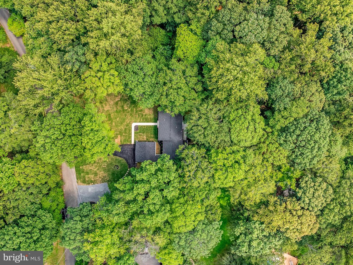 Clifton, Virginia, 20124, United States, 5 Bedrooms Bedrooms, ,5 BathroomsBathrooms,Residential,Active,1998598