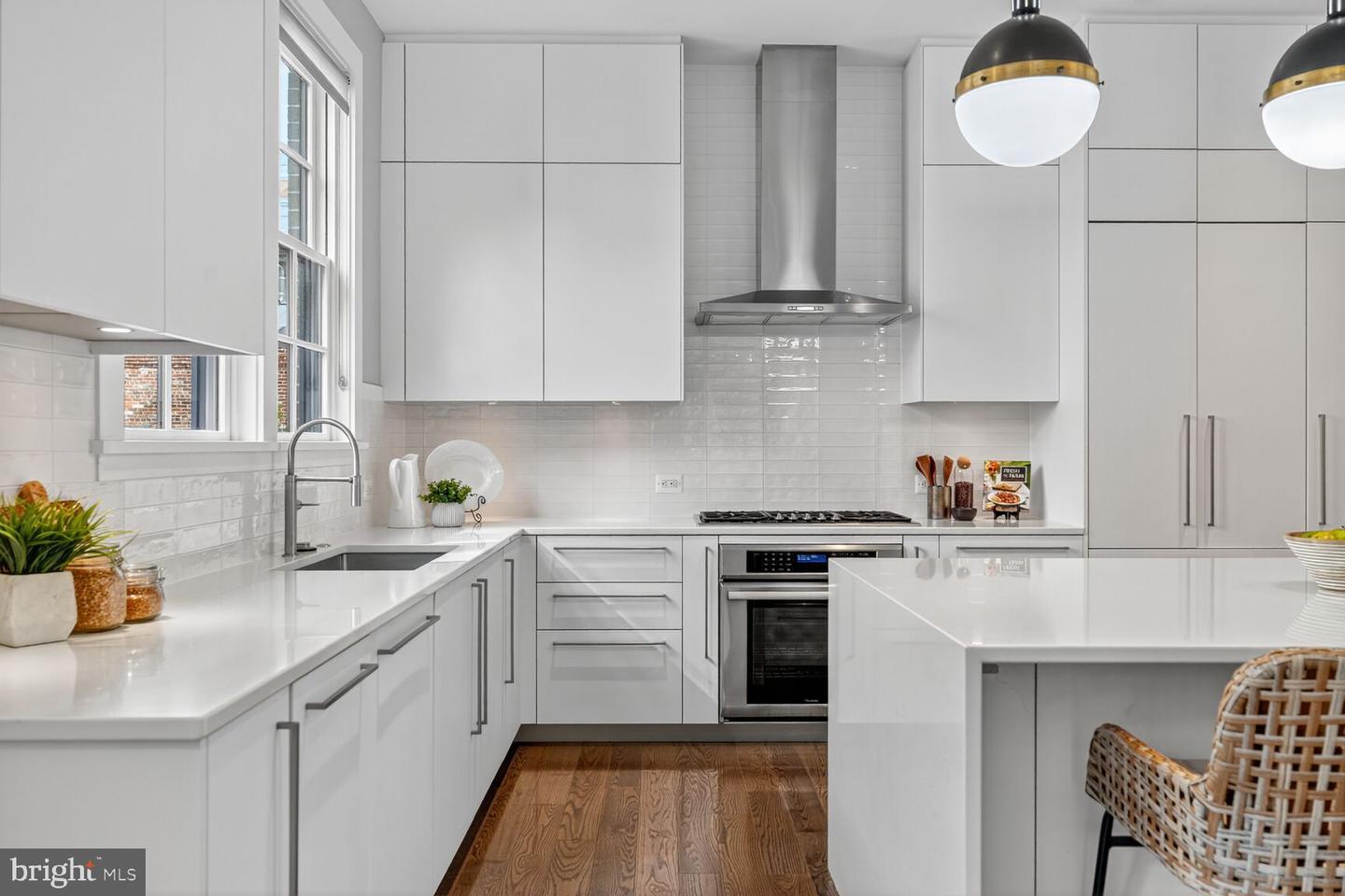 Alexandria, Virginia, 22314, United States, 4 Bedrooms Bedrooms, ,5 BathroomsBathrooms,Residential,Active,1959984