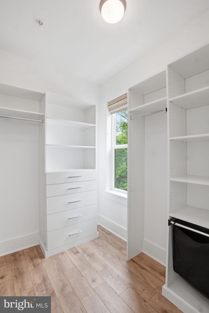 Potomac, Maryland, 20854, United States, 3 Bedrooms Bedrooms, ,5 BathroomsBathrooms,Residential,Active,2044555