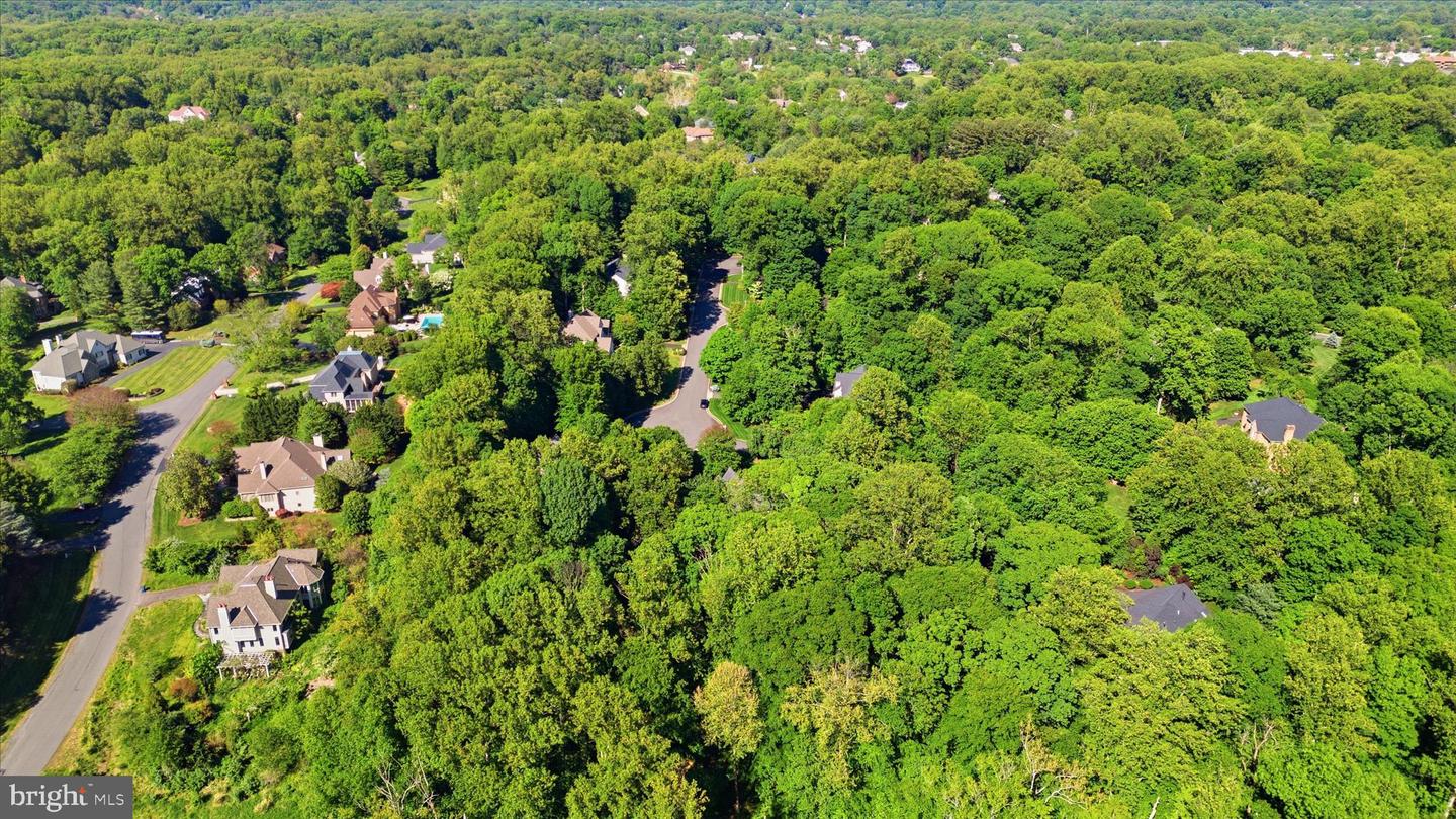 Oakton, Virginia, 22124, United States, 5 Bedrooms Bedrooms, ,5 BathroomsBathrooms,Residential,Pending,2045766