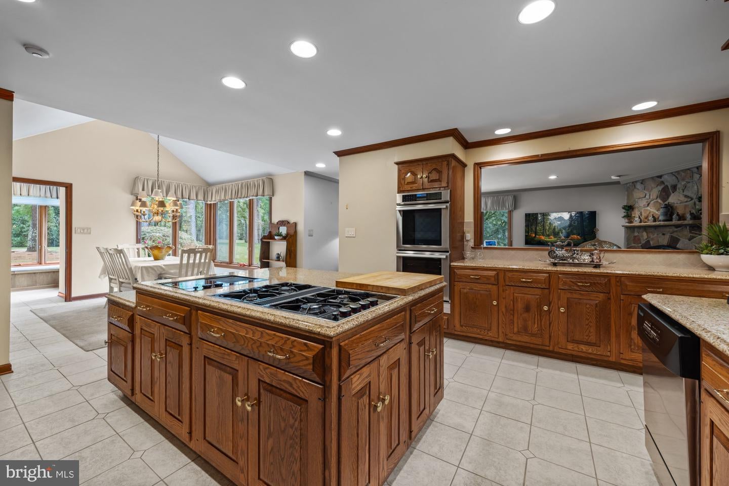 Hammonton, New Jersey, 08037, United States, 5 Bedrooms Bedrooms, ,6 BathroomsBathrooms,Residential,Active,1954441