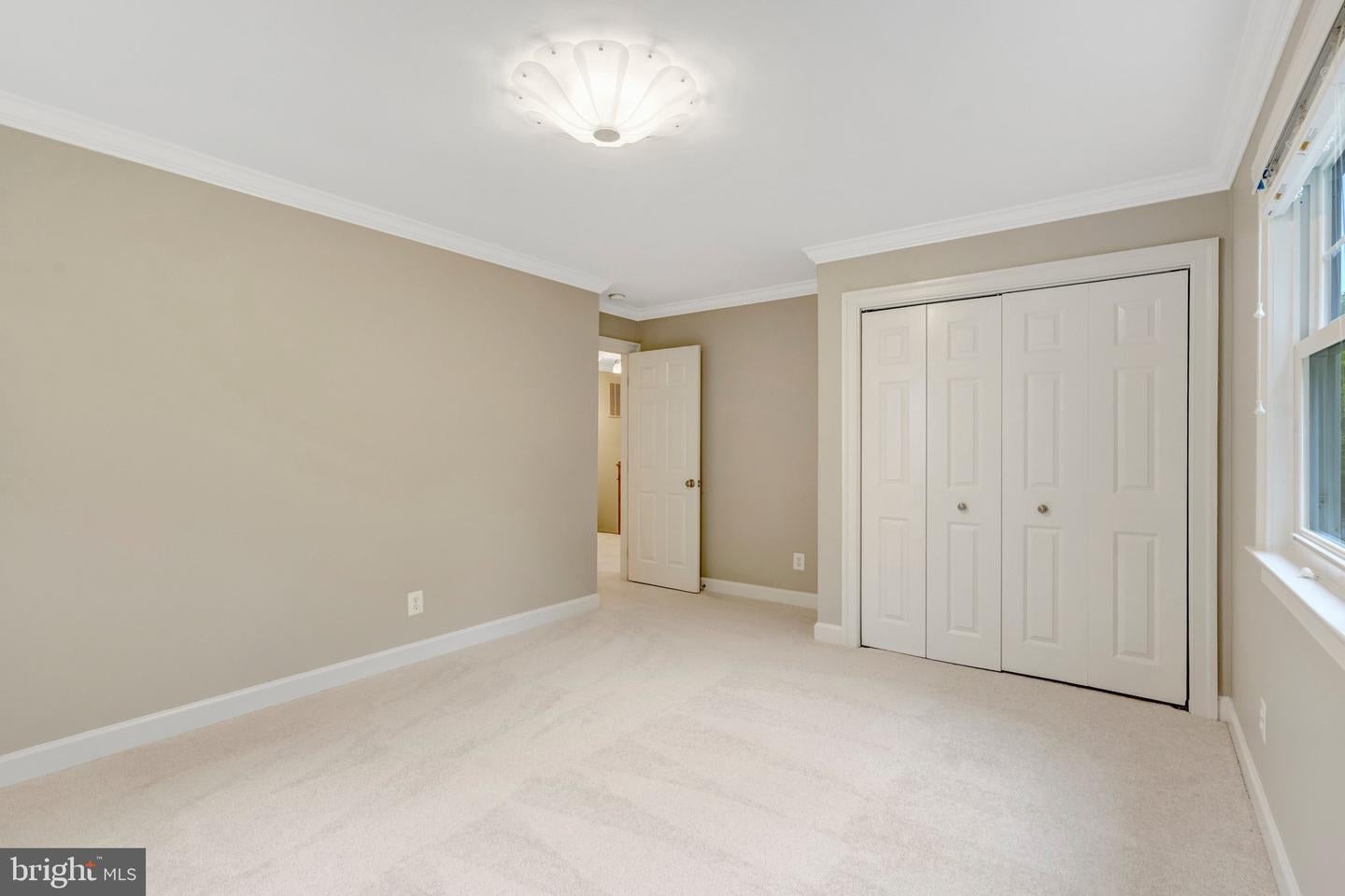 Fairfax, Virginia, 22030, United States, 4 Bedrooms Bedrooms, ,3 BathroomsBathrooms,Residential,Active,2045005