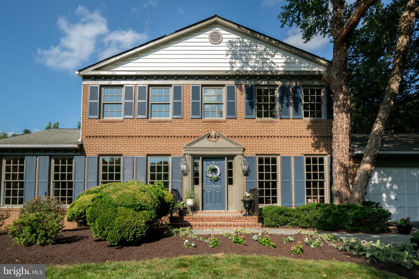Mclean, Virginia, 22102, United States, 4 Bedrooms Bedrooms, ,3 BathroomsBathrooms,Residential,Pending,1929414