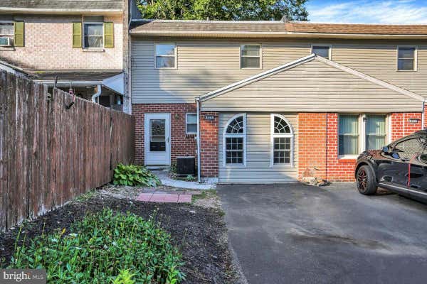 823 RABBIT LN, READING, PA 19606 - Image 1