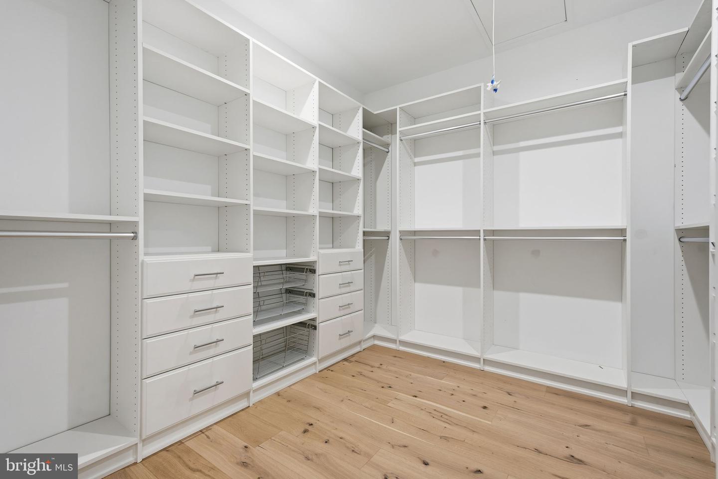 Kensington, Maryland, 20895, United States, 5 Bedrooms Bedrooms, ,5 BathroomsBathrooms,Residential,Active,2007291