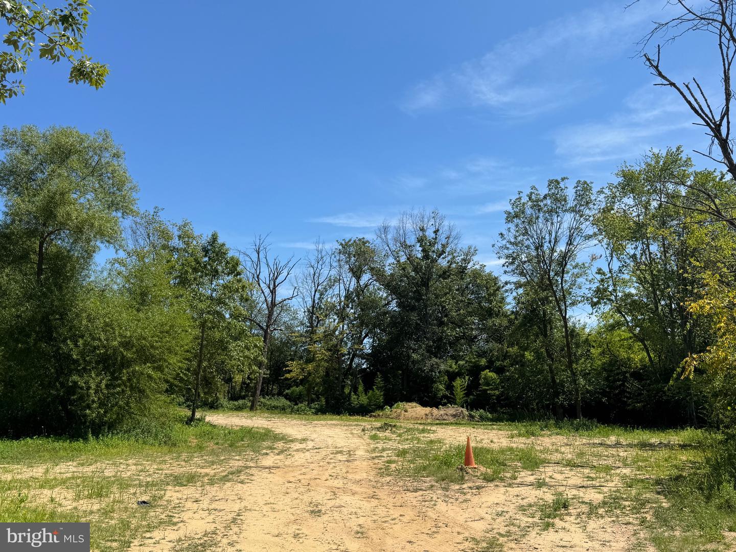 Delanco, New Jersey, 08075, United States, 5 Bedrooms Bedrooms, ,3 BathroomsBathrooms,Residential,Active,1914605