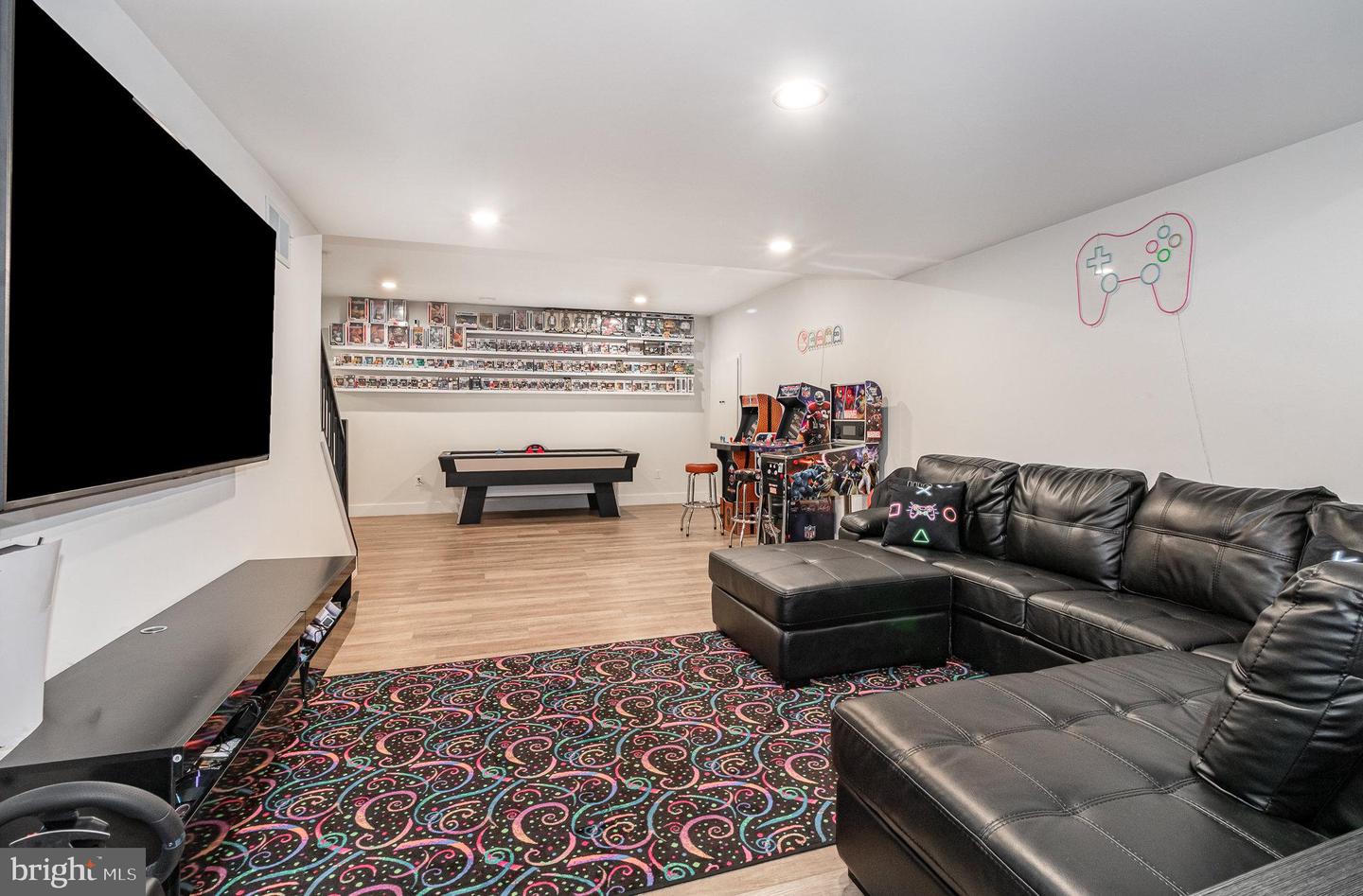 Mechanicsburg, Pennsylvania, 17050, United States, 5 Bedrooms Bedrooms, ,6 BathroomsBathrooms,Residential,Active,1905048
