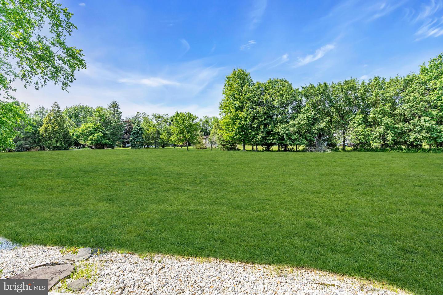 Farmingdale, New Jersey, 07727, United States, ,6 BathroomsBathrooms,Residential,Active,1868131