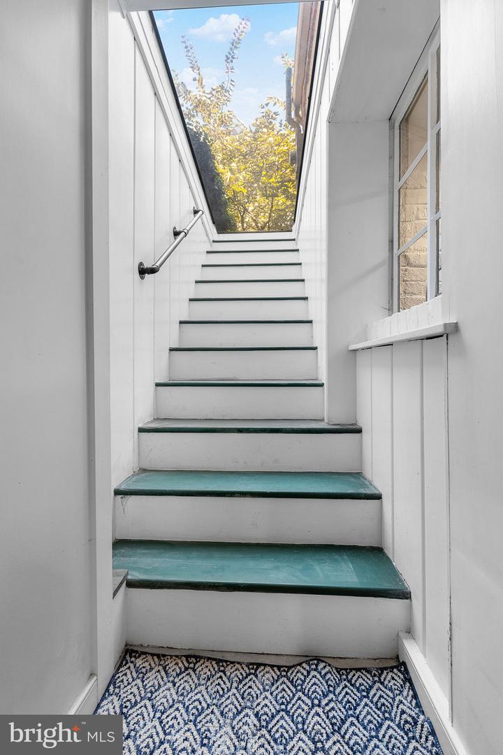 Alexandria, Virginia, 22314, United States, 3 Bedrooms Bedrooms, ,3 BathroomsBathrooms,Residential,Active,1927676