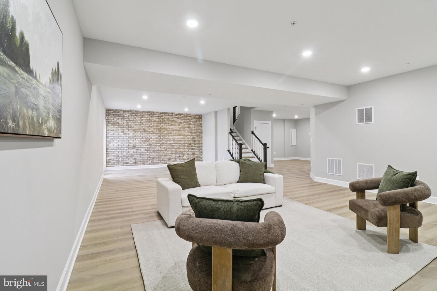 Bowie, Maryland, 20716, United States, 5 Bedrooms Bedrooms, ,5 BathroomsBathrooms,Residential,Active,2006775