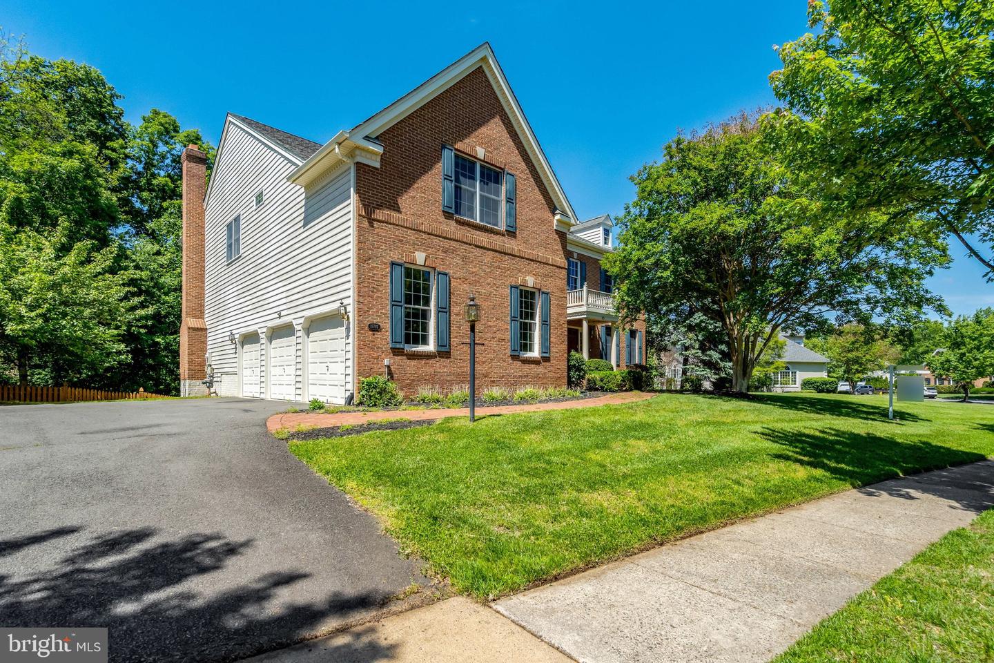 Haymarket, Virginia, 20169, United States, 5 Bedrooms Bedrooms, ,5 BathroomsBathrooms,Residential,Pending,2031766