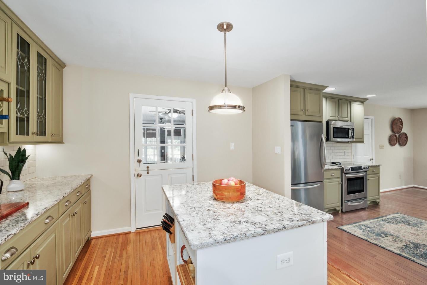 Fairfax Station, Virginia, 22039, United States, 4 Bedrooms Bedrooms, ,3 BathroomsBathrooms,Residential,Active,1936424