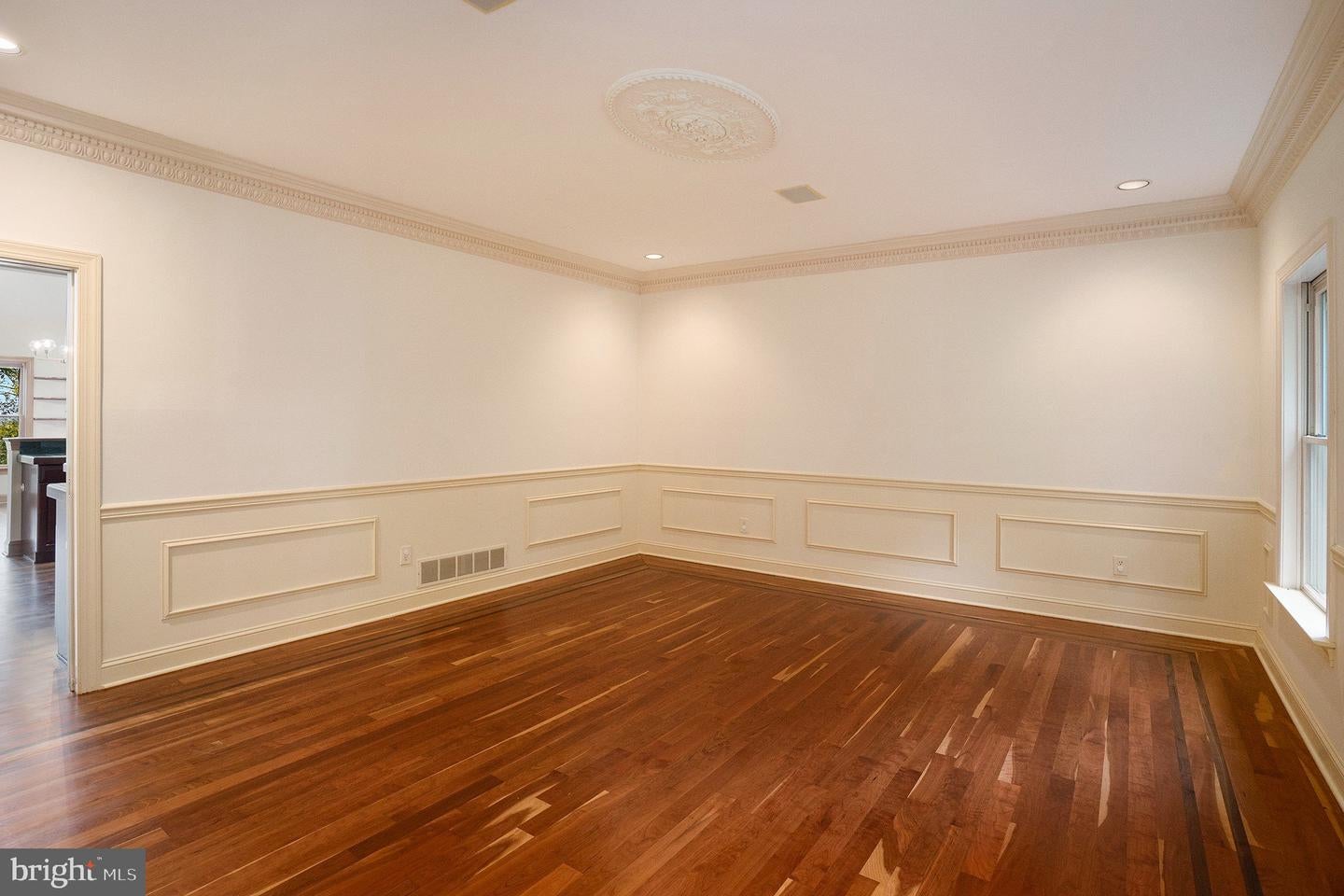 Sellersville, Pennsylvania, 18960, United States, 10 Bedrooms Bedrooms, ,7 BathroomsBathrooms,Residential,Active,1965847