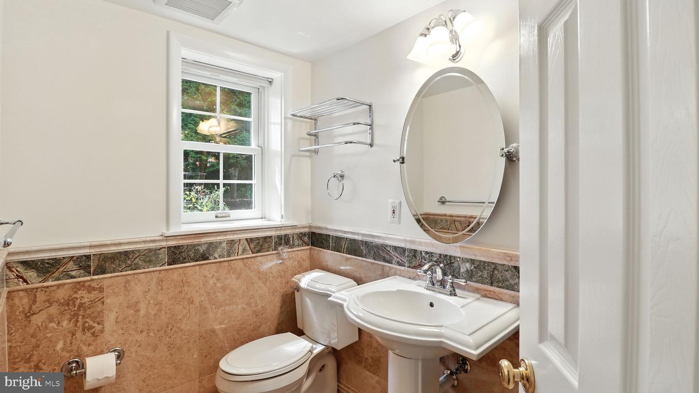 Alexandria, Virginia, 22308, United States, 4 Bedrooms Bedrooms, ,2 BathroomsBathrooms,Residential,Active,1936138