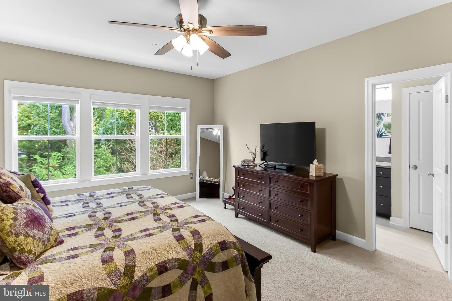 Fairfax, Virginia, 22033, United States, 4 Bedrooms Bedrooms, ,5 BathroomsBathrooms,Residential,Active,1992238