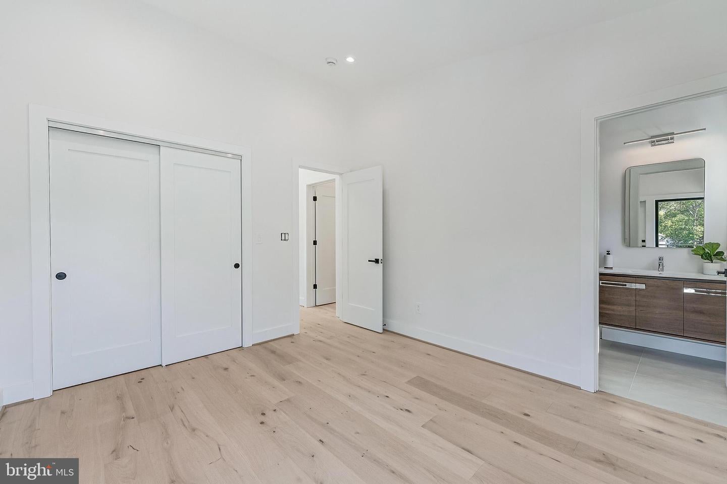 Falls Church, Virginia, 22042, United States, 6 Bedrooms Bedrooms, ,6 BathroomsBathrooms,Residential,Active,2011212